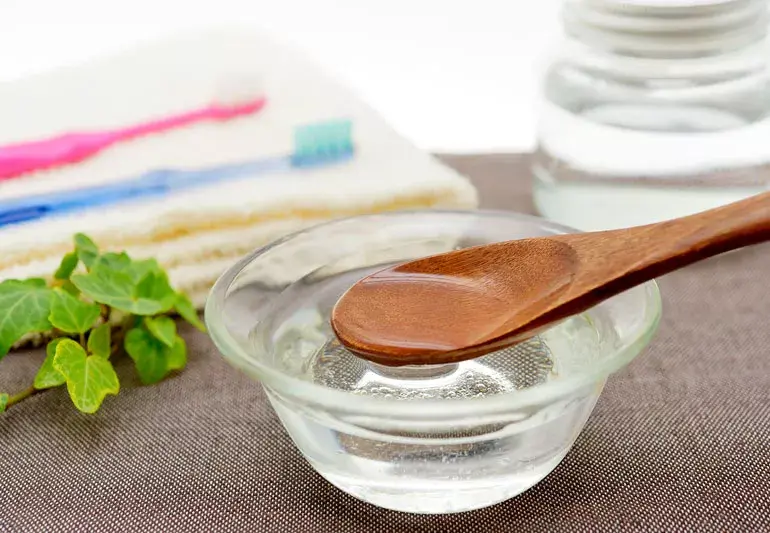Coconut oil for mouth detox
